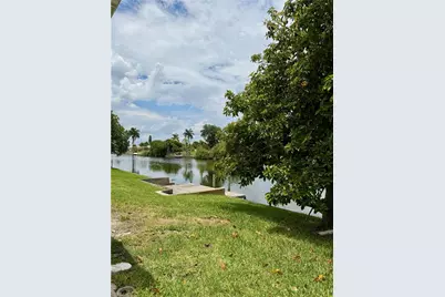 315 SE 20th Ct, Cape Coral, FL 33990 - Photo 29