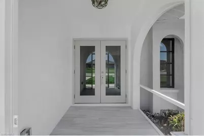 623 SE 31st Ln, Cape Coral, FL 33904 - Photo 3