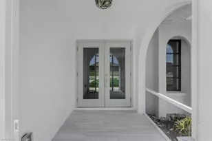 623 SE 31st Ln, Cape Coral, FL 33904 - Photo 3