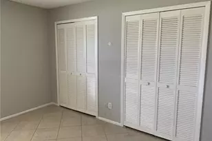 303 SW 3rd Pl, Cape Coral, FL 33991 - Photo 5
