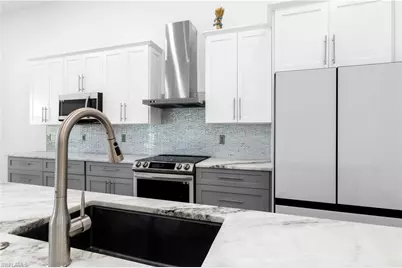 509 NE 5th Ter, Cape Coral, FL 33909 - Photo 15
