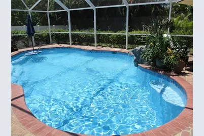 613 SE 2nd Ter, Cape Coral, FL 33990 - Photo 5