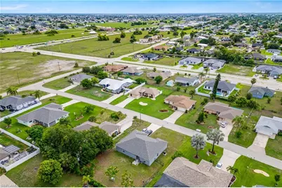 219 NE 7th Pl, Cape Coral, FL 33909 - Photo 11