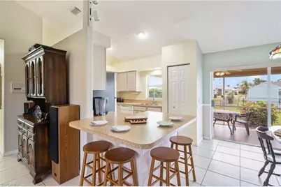 219 NE 7th Pl, Cape Coral, FL 33909 - Photo 23
