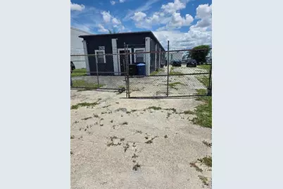 2830 Saint Charles St S, Fort Myers, FL 33916 - Photo 5
