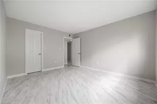 3225 E Riverside Dr, Fort Myers, FL 33916 - Photo 15