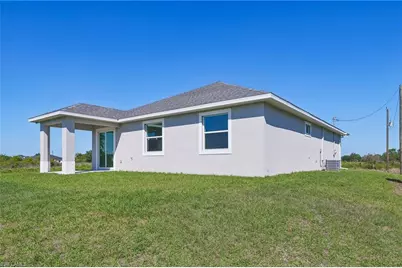 9006 S Castle Cir, Labelle, FL 33935 - Photo 25