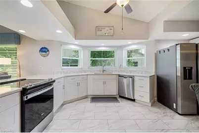 301 McGregor Park Cir, Fort Myers, FL 33908 - Photo 5