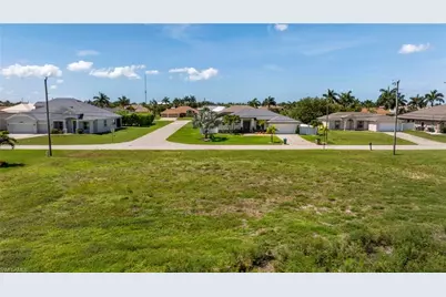 2201 SW 28th Ter, Cape Coral, FL 33914 - Photo 27