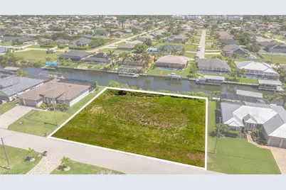 2201 SW 28th Ter, Cape Coral, FL 33914 - Photo 3