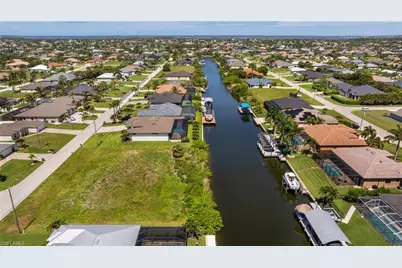 2201 SW 28th Ter, Cape Coral, FL 33914 - Photo 15