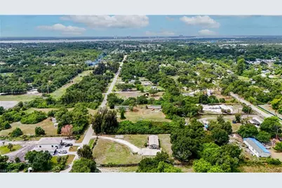 7962 Bartholomew Dr, North Fort Myers, FL 33917 - Photo 27