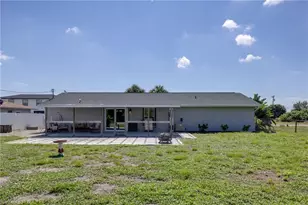 2204 NE 15th Pl, Cape Coral, FL 33909 - Photo 15