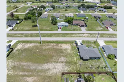 418 Kismet Pkwy E, Cape Coral, FL 33909 - Photo 5
