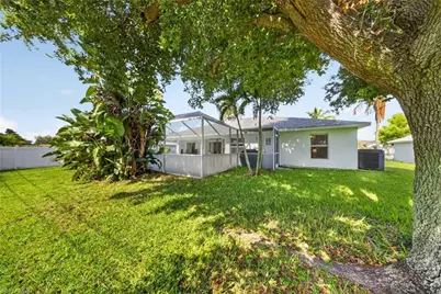 705 SW 9th Ave, Cape Coral, FL 33991 - Photo 35
