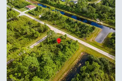 1068 Belmont St E, Lehigh Acres, FL 33974 - Photo 5
