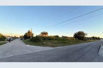 3219 37th St SW, Lehigh Acres, FL 33976 - Photo 3