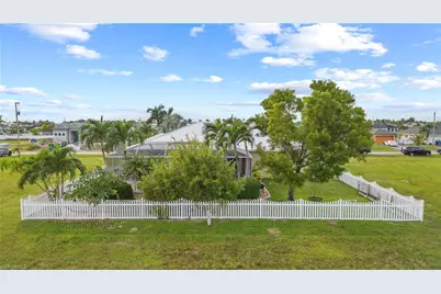 2529 SW 23rd Pl, Cape Coral, FL 33914 - Photo 37