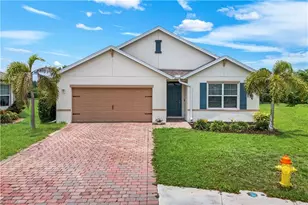 2816 Zaragoza Ct, Cape Coral, FL 33909 - Photo 1