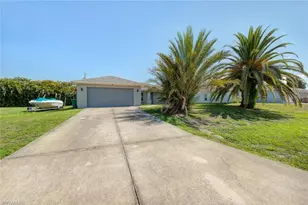 2049 NE 25th St, Cape Coral, FL 33909 - Photo 3