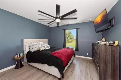 2049 NE 25th St, Cape Coral, FL 33909 - Photo 11