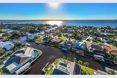 2317 SE 27th St, Cape Coral, FL 33904 - Photo 3