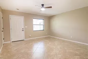 624 SE 13th St, Cape Coral, FL 33990 - Photo 7