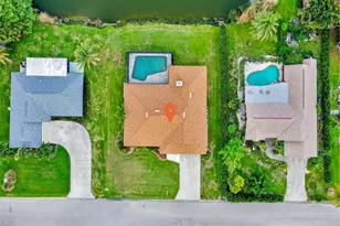 700 Astarias Cir, Fort Myers, FL 33919 - Photo 3