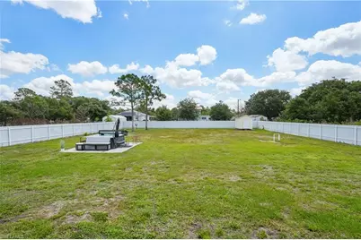 910 Richmond Ave N, Lehigh Acres, FL 33972 - Photo 41