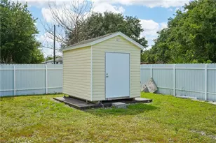 910 Richmond Ave N, Lehigh Acres, FL 33972 - Photo 39