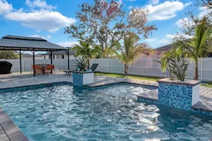 1002 NE 2nd Pl, Cape Coral, FL 33909 - Photo 39