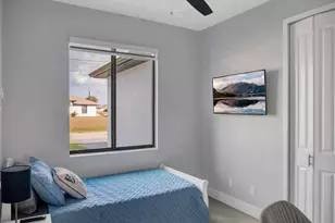 1002 NE 2nd Pl, Cape Coral, FL 33909 - Photo 27