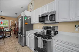 905 NE 17th St, Cape Coral, FL 33909 - Photo 11