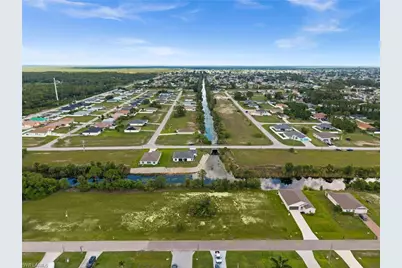 907 NE 32nd Ter, Cape Coral, FL 33909 - Photo 7
