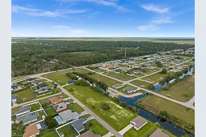 907 NE 32nd Ter, Cape Coral, FL 33909 - Photo 9