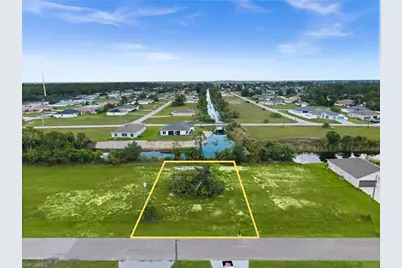 907 NE 32nd Ter, Cape Coral, FL 33909 - Photo 1