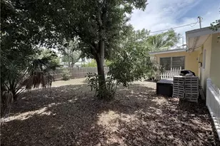 3941 Maxine St, Fort Myers, FL 33901 - Photo 9