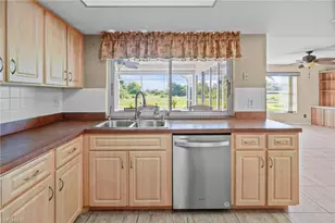 711 Mirror Lakes Dr, Lehigh Acres, FL 33974 - Photo 7
