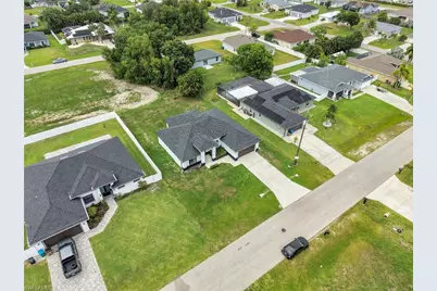 627 NW 2nd Ter, Cape Coral, FL 33993 - Photo 31
