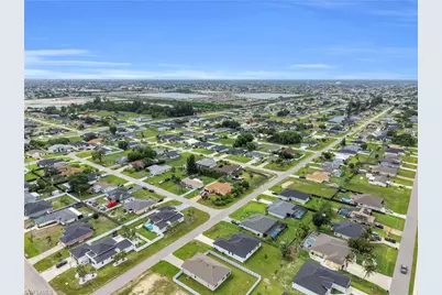 627 NW 2nd Ter, Cape Coral, FL 33993 - Photo 35