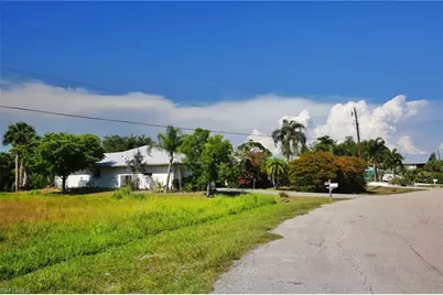 7704 Grande Pine Rd, Bokeelia, FL 33922 - Photo 5