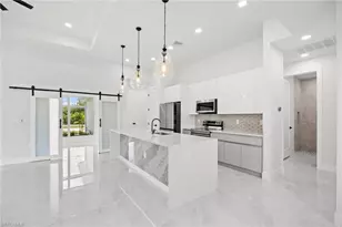 1129 Jacaranda Pkwy E, Cape Coral, FL 33909 - Photo 13