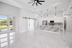 1129 Jacaranda Pkwy E, Cape Coral, FL 33909 - Photo 11