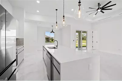 1129 Jacaranda Pkwy E, Cape Coral, FL 33909 - Photo 17