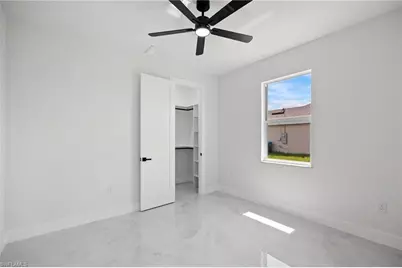 1129 Jacaranda Pkwy E, Cape Coral, FL 33909 - Photo 27