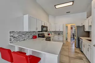 25 NW 29th Pl, Cape Coral, FL 33993 - Photo 9