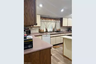 4002 Teak Ct, Labelle, FL 33935 - Photo 15