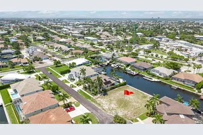 375 Wales Ct, Marco Island, FL 34145 - Photo 3