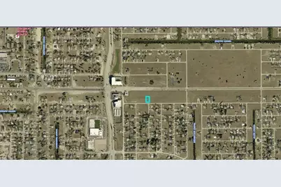 1713 NE 15th Ln, Cape Coral, FL 33909 - Photo 3