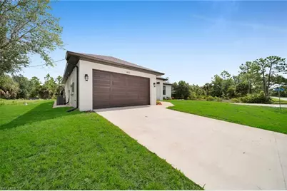 400 W 8th St, Lehigh Acres, FL 33972 - Photo 3